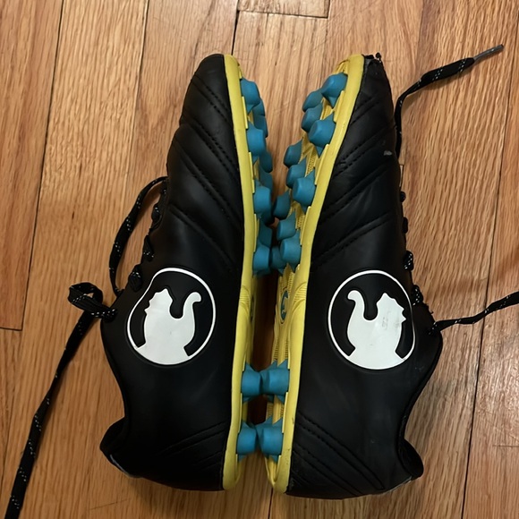 Procat soccer cleats Size 4 - Picture 5 of 7